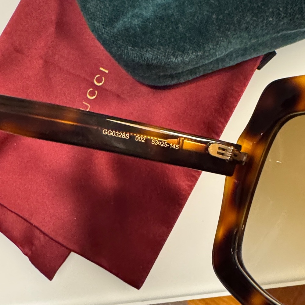 Gucci Brown Tortoise Sunglasses - Picture 6 of 11